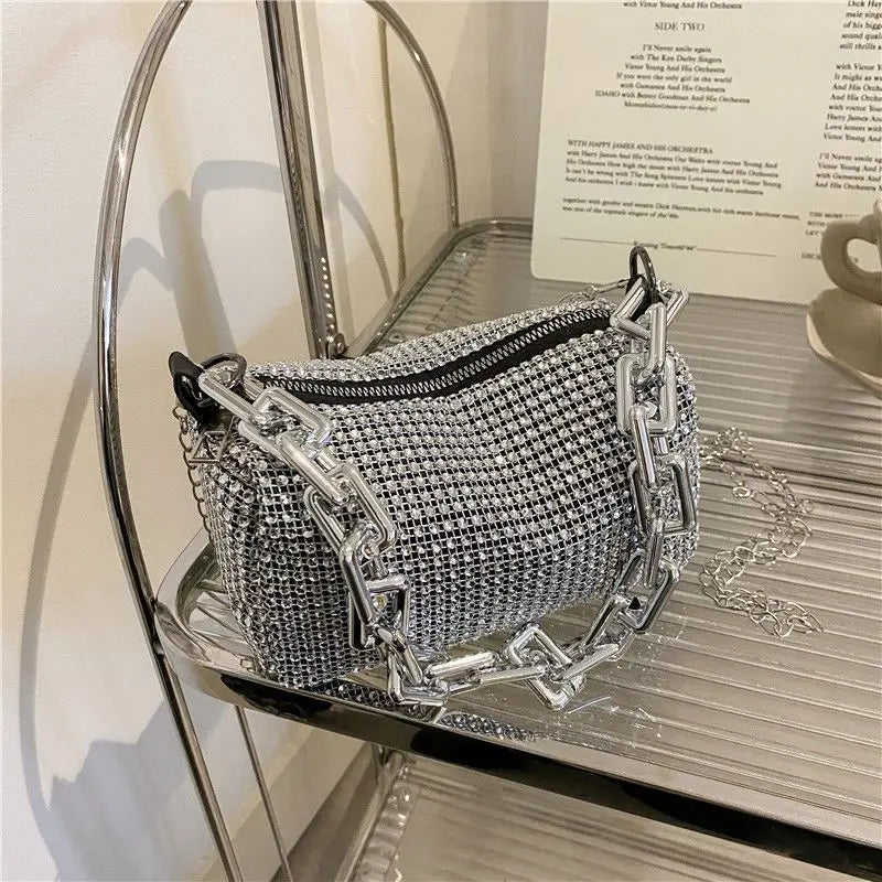 Bolsa Feminina de Ombro com Corrente e Strass